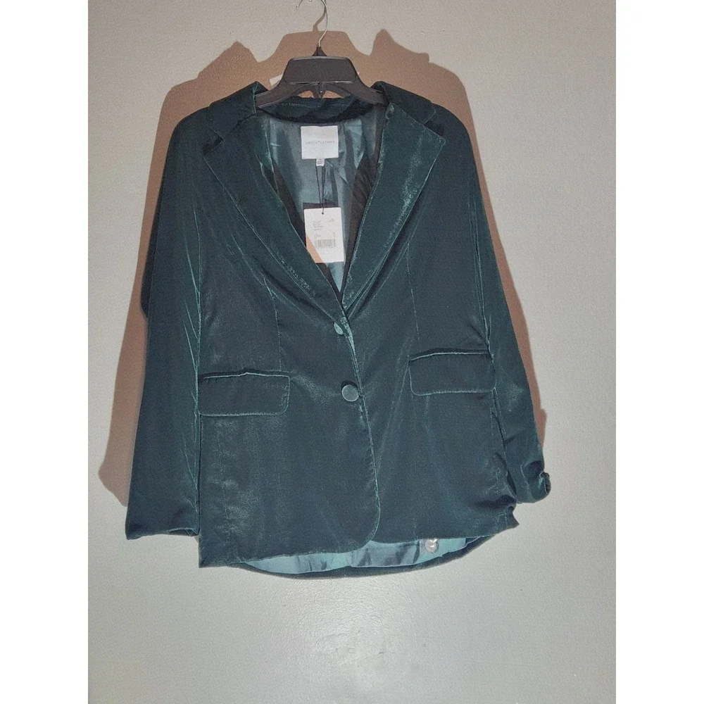 Gibson & Latimer Velvet Notch Lapel Front Coordinating Blazer in Green Size: MED